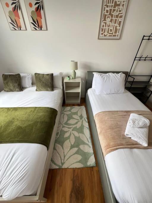 2 Bedroom Apartment Near Station London Exterior foto